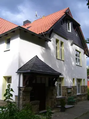 Das Gebäude in dem sich die Ferienwohnung befindet