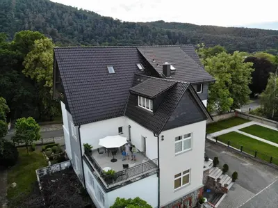 Ein allgemeiner Bergblick oder ein Berglick von der Ferienwohnung aus