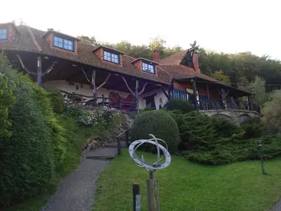 Ein Garten an der Unterkunft One-bedroom apartment