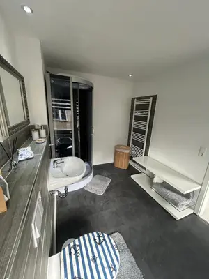 Ein Badezimmer in der Unterkunft Fewo Möösini am Kanonenberg