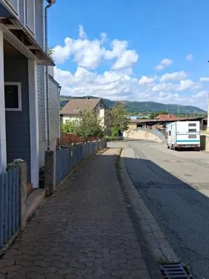 Ein allgemeiner Bergblick oder ein Berglick von der Ferienwohnung aus
