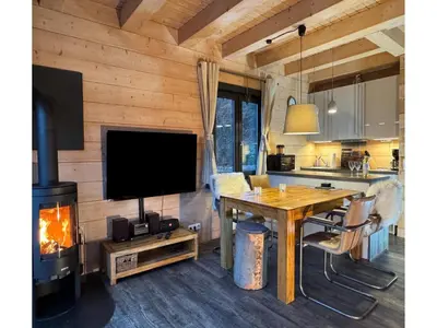 Küche/Küchenzeile in der Unterkunft Blockhütte im Harz mit Sauna und Kamin