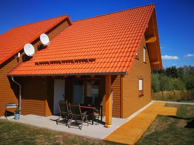 Das Gebäude in dem sich das Ferienhaus befindet