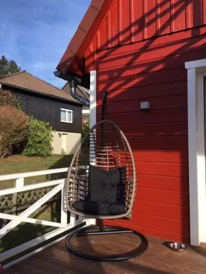 Das Gebäude in dem sich das Ferienhaus befindet