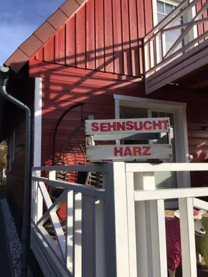 Das Gebäude in dem sich das Ferienhaus befindet