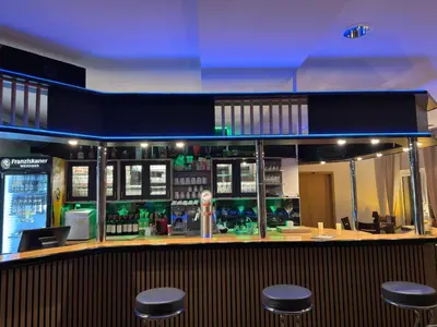 Lounge oder Bar in der Unterkunft Hotel zum Sportforum