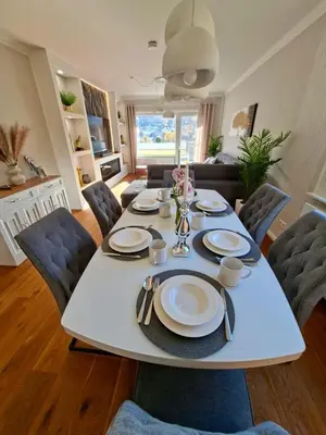 Ein Sitzbereich in der Unterkunft Bergliebe 13 mit großer Terrasse, Tiefgarage & Lift