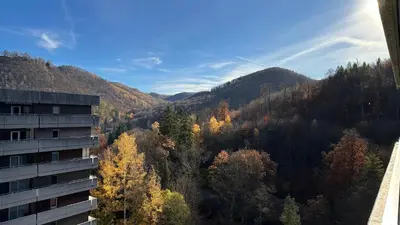 Ein allgemeiner Bergblick oder ein Berglick von der Ferienwohnung aus