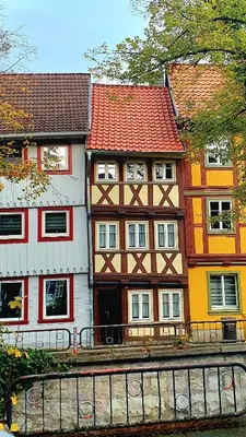 Das Gebäude in dem sich das Ferienhaus befindet