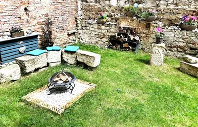 Ein Garten an der Unterkunft Kleine Auszeit Quedlinburg
