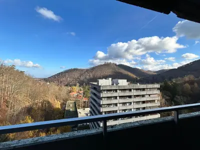 Ein allgemeiner Bergblick oder ein Berglick von der Ferienwohnung aus