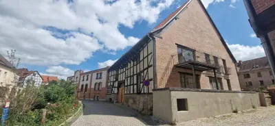 Das Gebäude in dem sich die Ferienwohnung befindet