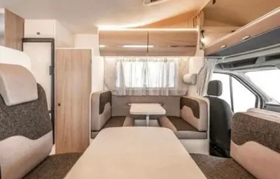 Ein Sitzbereich in der Unterkunft HBS-camper
