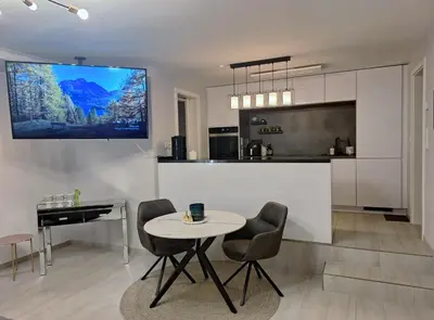 Küche/Küchenzeile in der Unterkunft NEU Ferienwohnung Bella, eigener Garten, stylisch, elegant, hundefreundlich