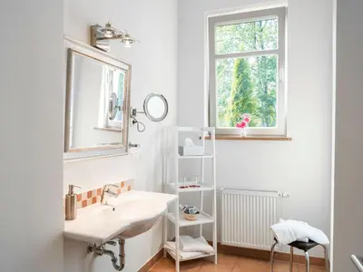 Ein Badezimmer in der Unterkunft Holiday Home Villa Waldidyll by Interhome