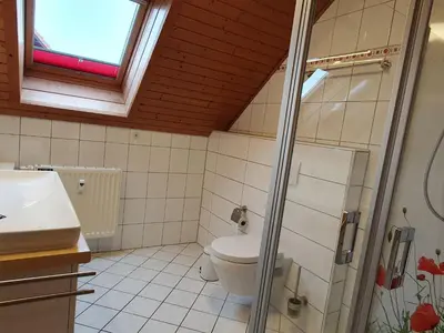 Ein Badezimmer in der Unterkunft Holiday Home Blauvogel by Interhome