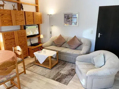 Ein Sitzbereich in der Unterkunft Apartment Fewo für 2 Personen mit Wintergarten by Interhome