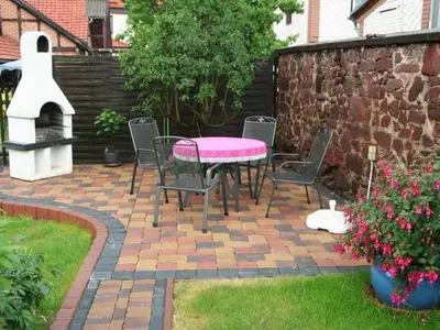 Ein Garten an der Unterkunft Apartment Gästehaus Tröbs by Interhome
