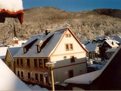 Ein allgemeiner Bergblick oder ein Berglick von der Ferienwohnung aus