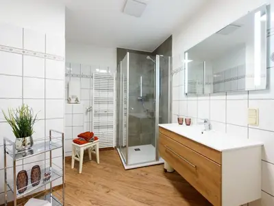 Ein Badezimmer in der Unterkunft Apartment Appartement in Goslar by Interhome