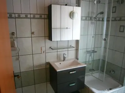 Ein Badezimmer in der Unterkunft Apartment Gästehaus Tröbs by Interhome