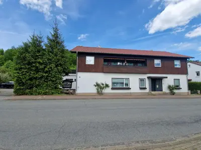 Das Gebäude in dem sich die Ferienwohnung befindet