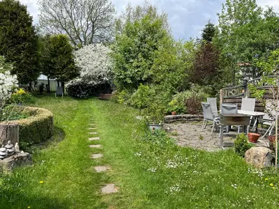 Ein Garten an der Unterkunft Ferienwohnung Dorle