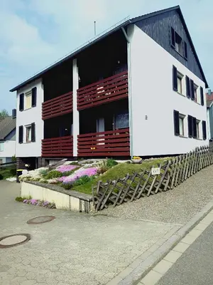 Das Gebäude in dem sich die Ferienwohnung befindet