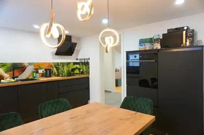 Küche/Küchenzeile in der Unterkunft FeWo27 im Sagenharz - 4 Sterne DTV - stilvolles Family-Apartment, 2 SZ, Klima, WLAN & Netflix