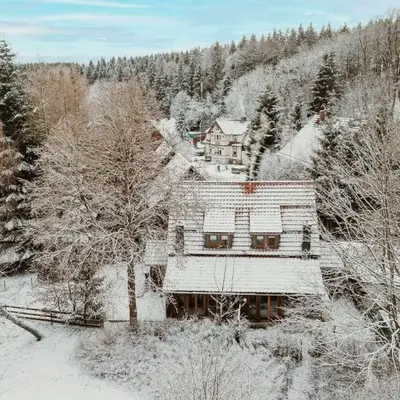 Harzcharlet-Brockenbahn-Ganzes-Haus