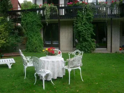 Ein Garten an der Unterkunft Ferienwohnung An den Wolfsklippen