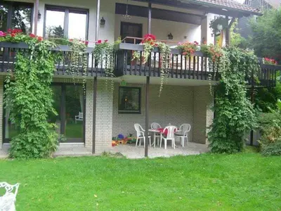 Ein Garten an der Unterkunft Ferienwohnung An den Wolfsklippen