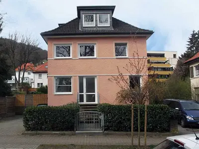 Das Gebäude in dem sich die Ferienwohnung befindet