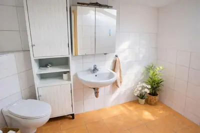Ein Badezimmer in der Unterkunft FeWo mal Anders - exklusiv Urlauben im LOFT mit 2 Garagen