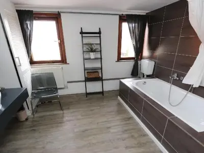 Ein Badezimmer in der Unterkunft Apartment Gemütliche Wohnung in Wernigerode mit Garten und Grill by Interhome
