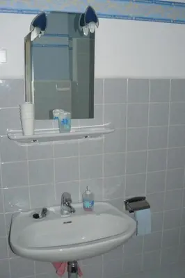 Ein Badezimmer in der Unterkunft Apartment 8 by Interhome
