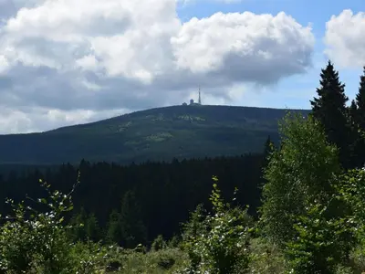 Ein allgemeiner Bergblick oder ein Berglick von der Ferienwohnung aus