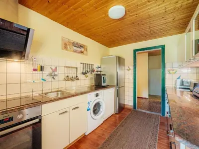 Küche/Küchenzeile in der Unterkunft Holiday Home Zita by Interhome
