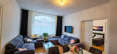 Ein Sitzbereich in der Unterkunft Großzügiges City-Apartment für 8 Gäste mit Parkplatz im Zentrum Wernigerode