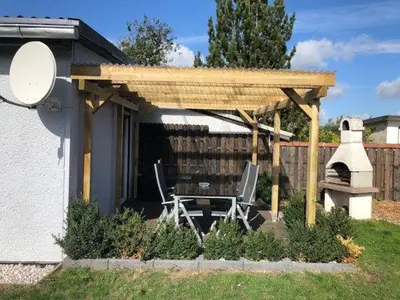 Ein Garten an der Unterkunft Bungalow „Am Eichholz“ in Ilsenburg – Hundefreundlich & naturnah