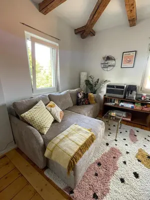Ein Sitzbereich in der Unterkunft Süße Wohnung in Gründerzeitvilla