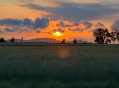 Blick auf den Sonnenuntergang/Sonnenaufgang von des Ferienhauses aus oder aus der Nähe