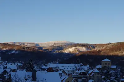 Ein allgemeiner Bergblick oder ein Berglick von der Ferienwohnung aus
