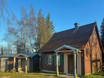 Das Gebäude in dem sich das Ferienhaus befindet