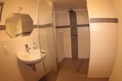 Ein Badezimmer in der Unterkunft Ferien im Laden