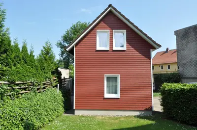 Das Gebäude in dem sich das Ferienhaus befindet