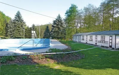 Der Swimmingpool an oder in der Nähe von Beautiful Home In Osterode With Kitchen