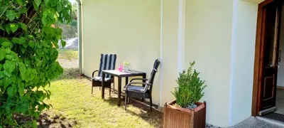Ein Garten an der Unterkunft Schmiti FeWo