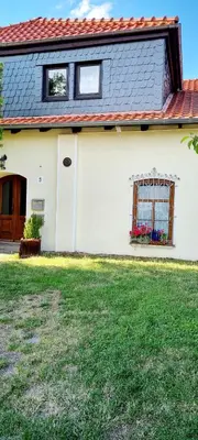 Das Gebäude in dem sich die Ferienwohnung befindet