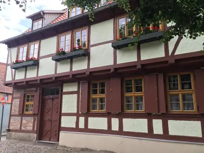 Das Gebäude in dem sich die Ferienwohnung befindet